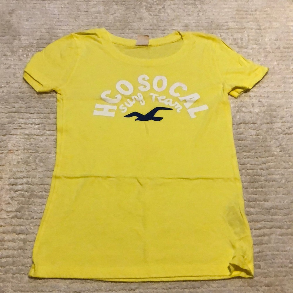 Hollister tee